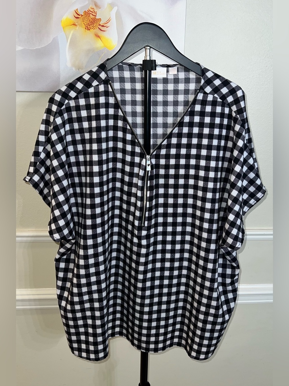 Belle By Kim Gravel Black & White Gingham Signature Zip-Front Woven Blouse! 1X. - Picture 2 of 14